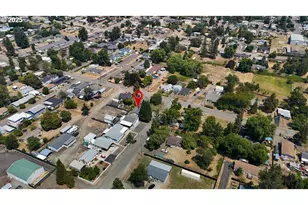 120 SE Edwards Ave, Winston, OR 97496 - Photo 24