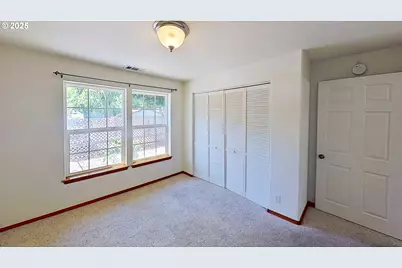 120 SE Edwards Ave, Winston, OR 97496 - Photo 12