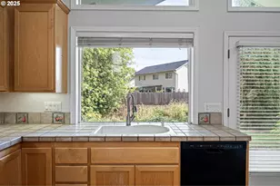 4053 Sabrena Ave, Eugene, OR 97404 - Photo 14