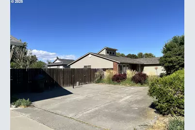 790 W Division Ave, Hermiston, OR 97838 - Photo 26
