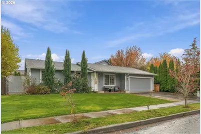 560 SE Vista Ter, Gresham, OR 97080 - Photo 2