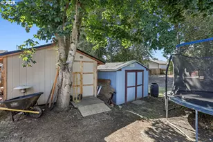 914 James St, Independence, OR 97351 - Photo 40