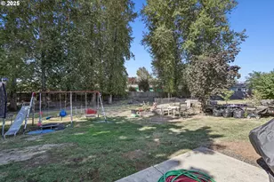 914 James St, Independence, OR 97351 - Photo 38