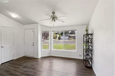 914 James St, Independence, OR 97351 - Photo 10