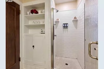 809 NE Evans St, McMinnville, OR 97128 - Photo 20