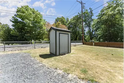 42705 N River Dr, Sweet Home, OR 97386 - Photo 22