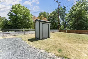 42705 N River Dr, Sweet Home, OR 97386 - Photo 22