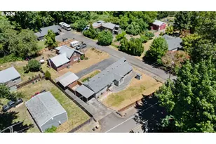 42705 N River Dr, Sweet Home, OR 97386 - Photo 26