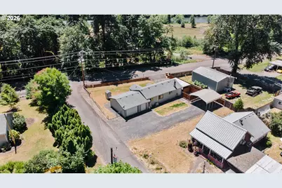 42705 N River Dr, Sweet Home, OR 97386 - Photo 2