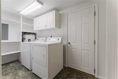 42705 N River Dr, Sweet Home, OR 97386 - Photo 12