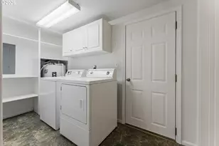 42705 N River Dr, Sweet Home, OR 97386 - Photo 12
