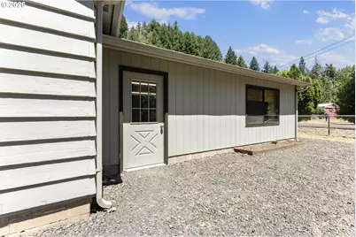 42705 N River Dr, Sweet Home, OR 97386 - Photo 32
