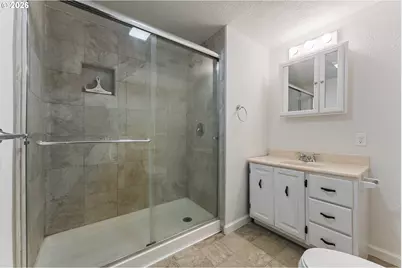 42705 N River Dr, Sweet Home, OR 97386 - Photo 16