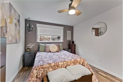 2046 NE Freemont Ave, Roseburg, OR 97470 - Photo 18