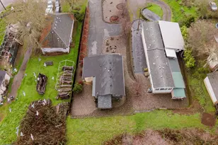 2046 NE Freemont Ave, Roseburg, OR 97470 - Photo 26