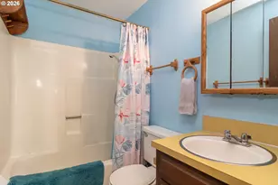 2020 Del Mar Dr, Roseburg, OR 97471 - Photo 10