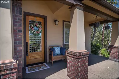 762 Southridge Way, Roseburg, OR 97470 - Photo 2