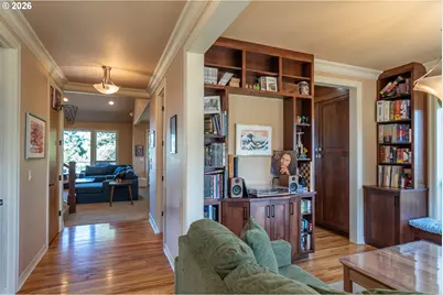 762 Southridge Way, Roseburg, OR 97470 - Photo 6