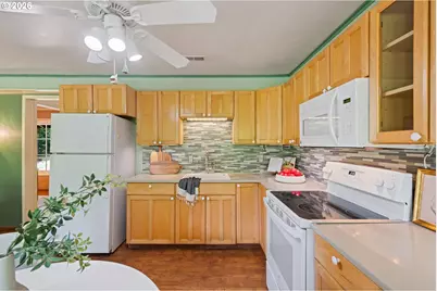 10842 Washougal River Rd, Washougal, WA 98671 - Photo 12