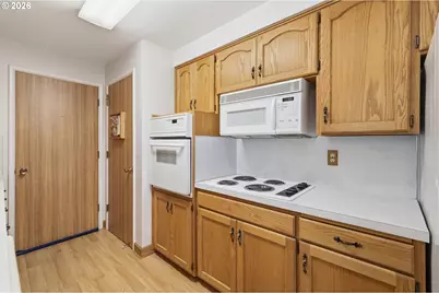 4320 Fox Hollow Rd, Eugene, OR 97405 - Photo 10