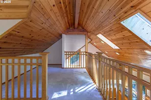 29409 E Edgewater Dr, Mount Hood Village, OR 97067 - Photo 22