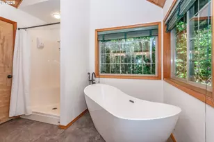 29409 E Edgewater Dr, Mount Hood Village, OR 97067 - Photo 16