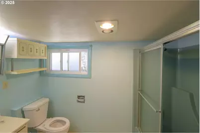 2932 Ash St, North Bend, OR 97459 - Photo 18