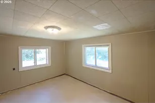 2932 Ash St, North Bend, OR 97459 - Photo 16