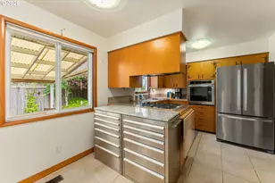 3431 NE 132nd Ave, Portland, OR 97230 - Photo 8