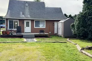 945 2nd St, Bandon, OR 97411 - Photo 4