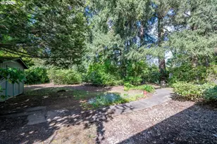237 Myoak Dr, Eugene, OR 97404 - Photo 24