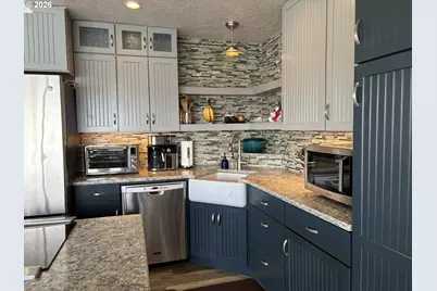 1000 SE Bay Blvd #239, Newport, OR 97365 - Photo 8