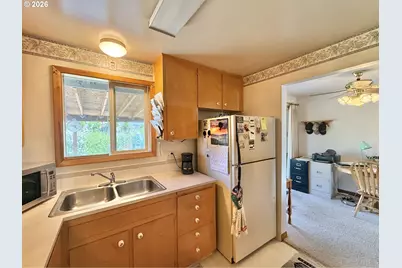 1662 Umpqua Rd, Woodburn, OR 97071 - Photo 6