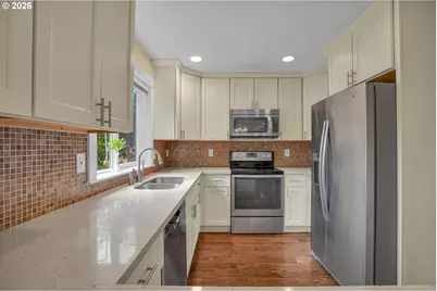 813 NE 194th Ave, Portland, OR 97230 - Photo 14