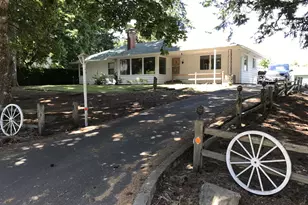 13275 SW Davies Rd, Beaverton, OR 97008 - Photo 2