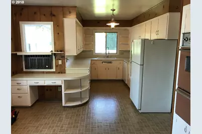 13275 SW Davies Rd, Beaverton, OR 97008 - Photo 8