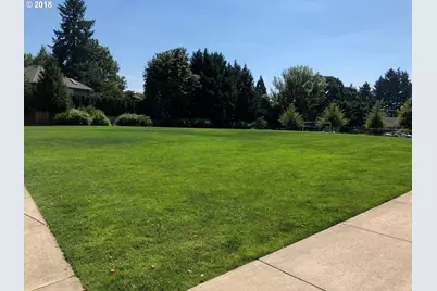 13275 SW Davies Rd, Beaverton, OR 97008 - Photo 12