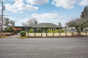 330 NW 14th St, McMinnville, OR 97128 - Photo 1