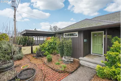 330 NW 14th St, McMinnville, OR 97128 - Photo 4