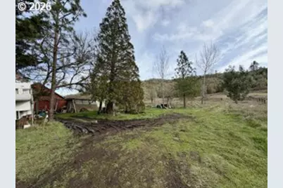 3800 Happy Valley Rd, Roseburg, OR 97471 - Photo 14