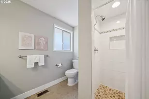 6642 Oakridge Dr, Gladstone, OR 97027 - Photo 16