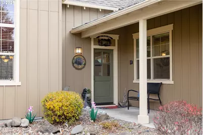 11043 Desert Sky Loop, Redmond, OR 97756 - Photo 2