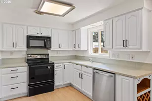 18450 SW Deline St, Beaverton, OR 97078 - Photo 12