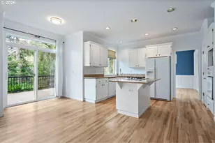 2714 SW Leah Ct, Portland, OR 97219 - Photo 8