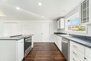 3046 Crystal Mountain Ave, Medford, OR 97504 - Photo 10