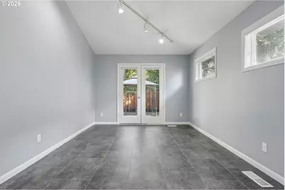 875 NE Eaglenest Ct, Hillsboro, OR 97124 - Photo 18