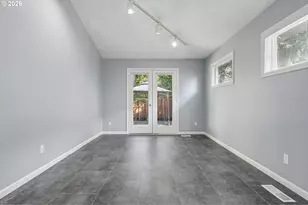 875 NE Eaglenest Ct, Hillsboro, OR 97124 - Photo 18