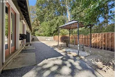 875 NE Eaglenest Ct, Hillsboro, OR 97124 - Photo 38