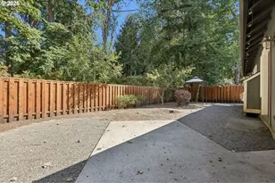 875 NE Eaglenest Ct, Hillsboro, OR 97124 - Photo 40