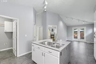 875 NE Eaglenest Ct, Hillsboro, OR 97124 - Photo 16
